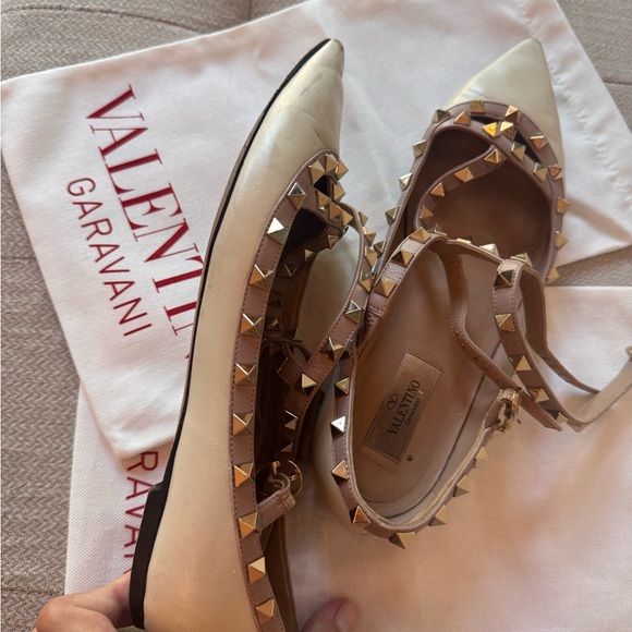 Valentino Cream and Tan Studded Flats / very good condition ⭐️ authentic - Picture 9 of 13